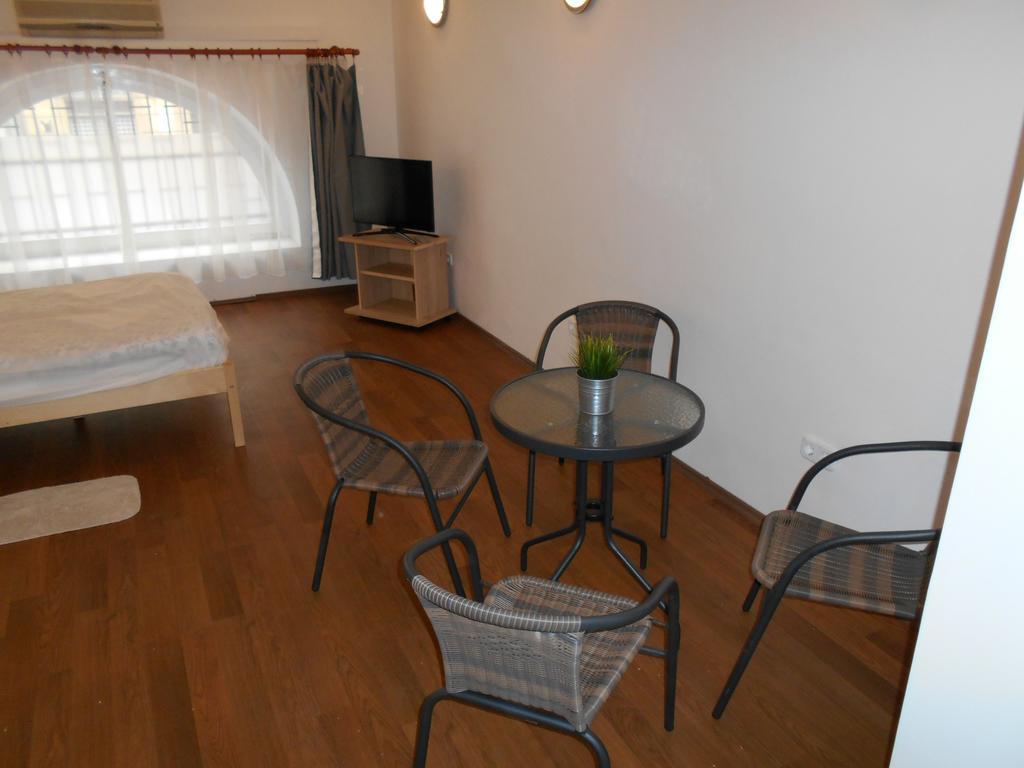 Apartman Vorosmarty Apartment Budapest Ngoại thất bức ảnh