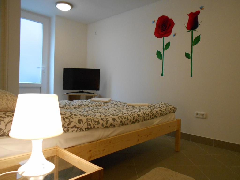 Apartman Vorosmarty Apartment Budapest Ngoại thất bức ảnh